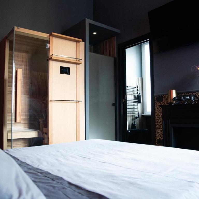 One of one Experiences - LOVE SPA SUITE - King Room with Spa Bath - 20