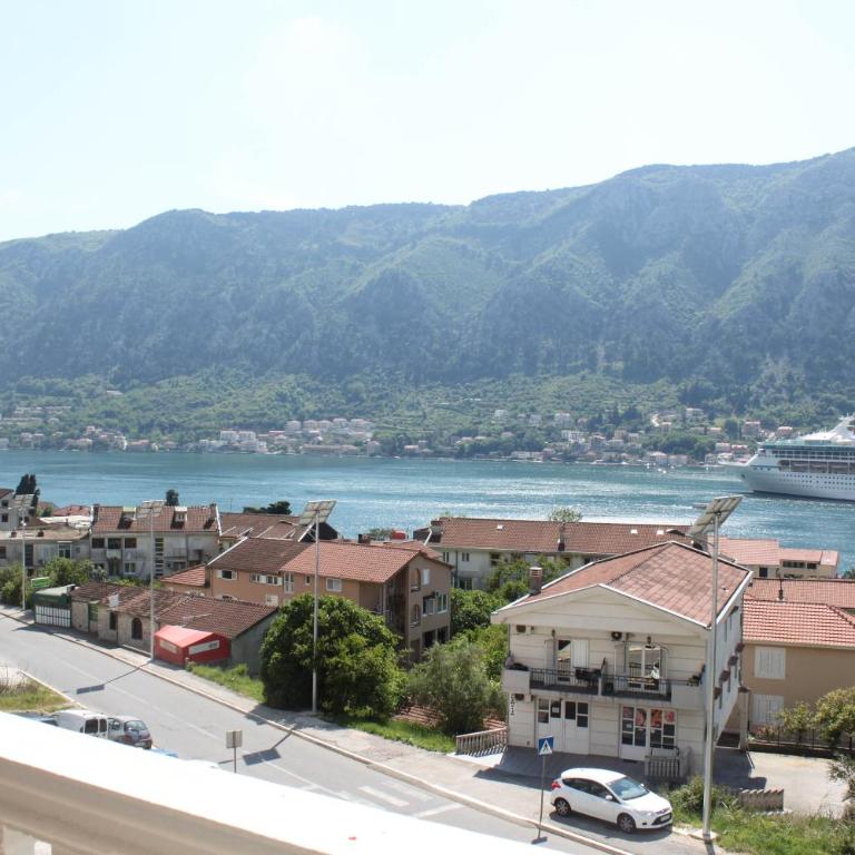 Apartment Golubović Kotor - Three-Bedroom Apartment - 24