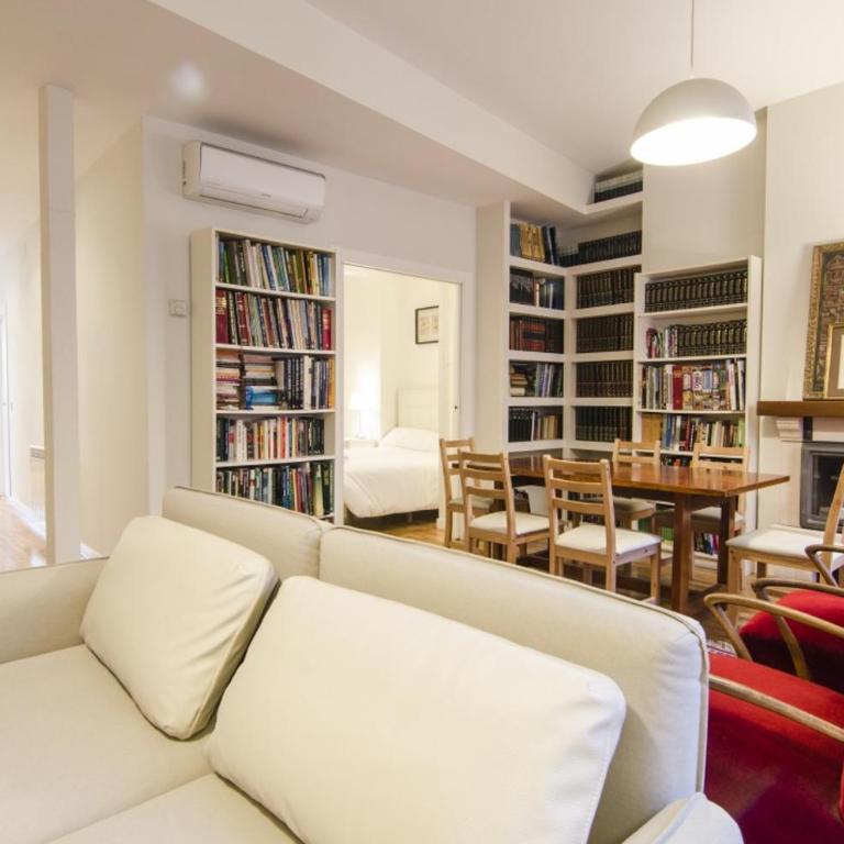 Bright Spacious 2BD 2BTH - Las Letras - Apartment - 3
