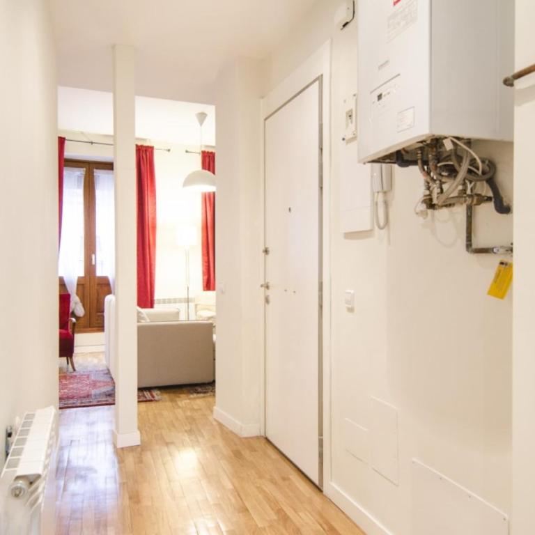 Bright Spacious 2BD 2BTH - Las Letras - Apartment - 18