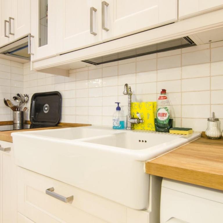 Bright Spacious 2BD 2BTH - Las Letras - Apartment - 22