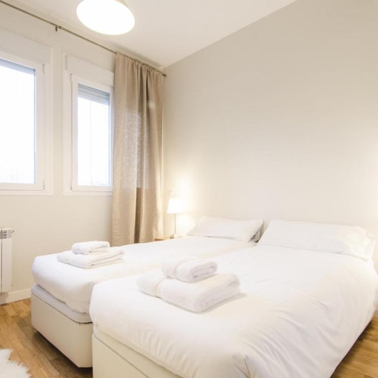 Bright Spacious 2BD 2BTH - Las Letras - Apartment - 26