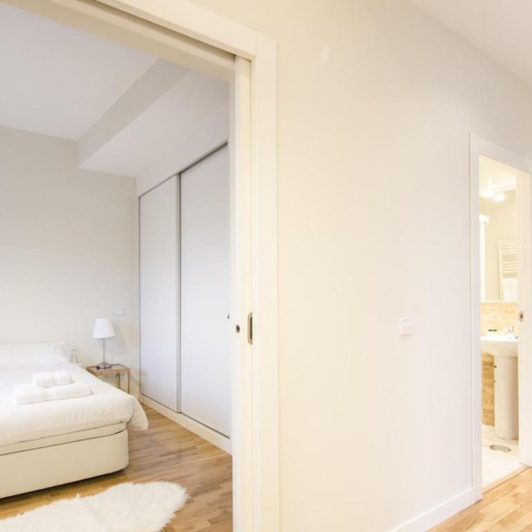 Bright Spacious 2BD 2BTH - Las Letras - Apartment - 30