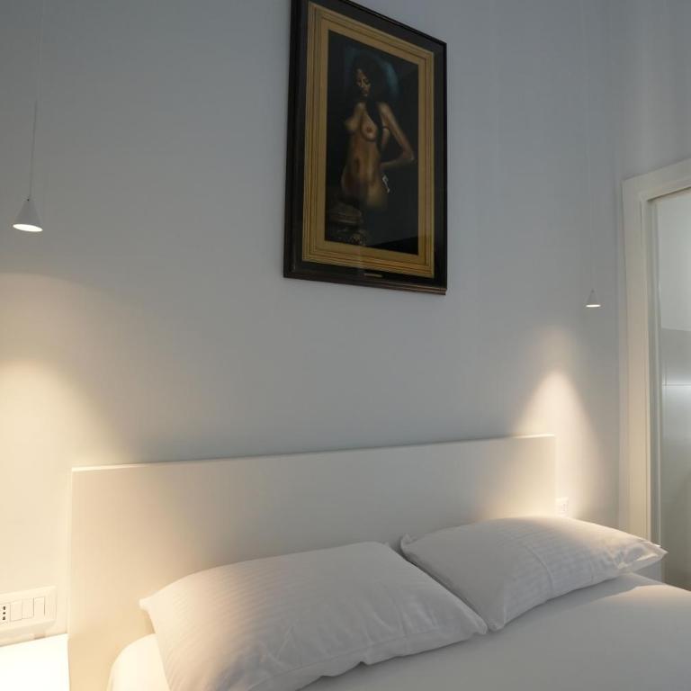 Camera con bagno in posizione strategica - Double Room with Private Bathroom - 8