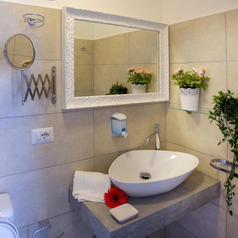 Palazzo Bruca Catania - Double Room with Private Bathroom - 5