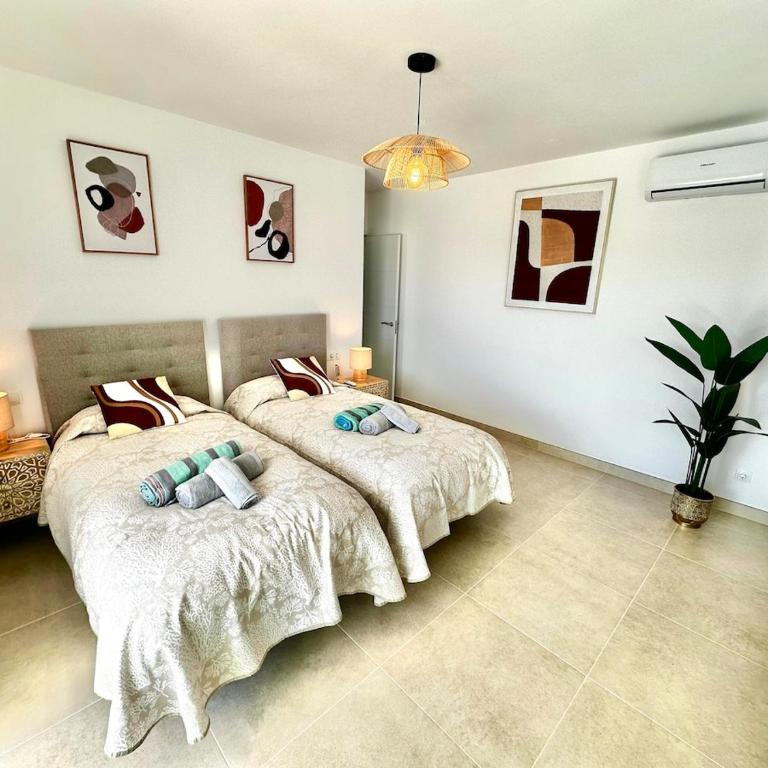 Luxury Villa - Pool - Sea Views - El Chaparral - Villa con vistas al mar - 32
