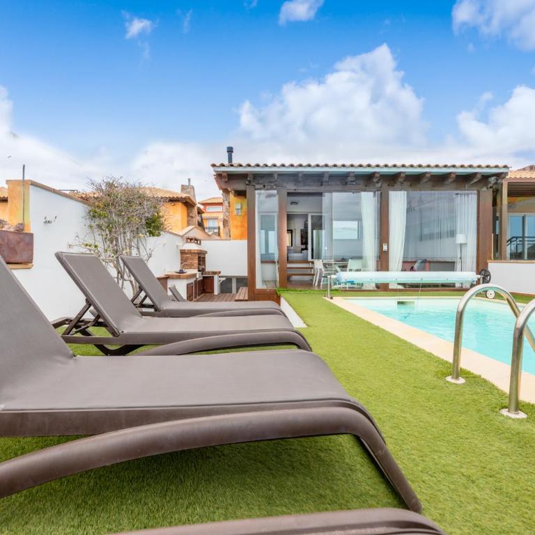 Villa Oasis Beachfront Corralejo By Holidays Home - Three-Bedroom Villa - 4