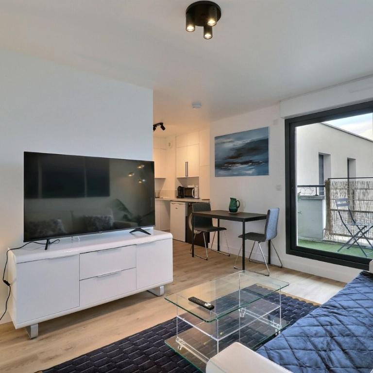 Central Park - Studio avec Balcon et Parking - Apartamento con balcón - 8