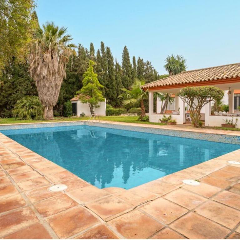 Family country house with pool in Conil - Casa de 5 dormitorios - 11