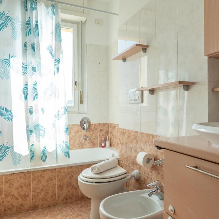 Large well-equipped apartment near Como lake - Apartment - 8
