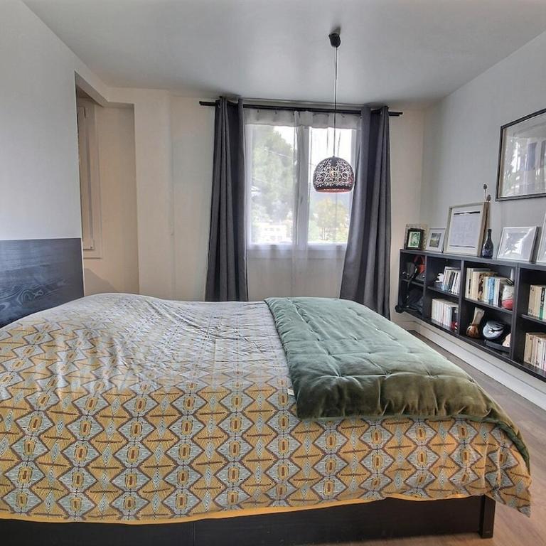 Cassis Centre, proximité port, plages et calanques - Two-Bedroom Apartment with Balcony - 3