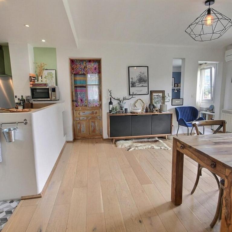 Cassis Centre, proximité port, plages et calanques - Two-Bedroom Apartment with Balcony - 4