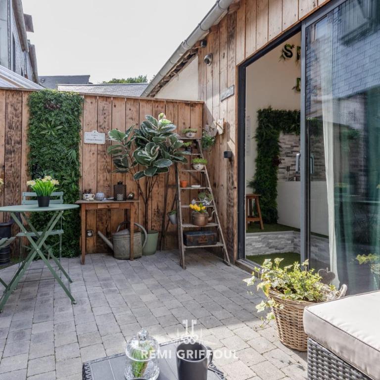 Le Spa de Lou Hot Tub Sauna & Private Patio 2 Guests - Vacation Home - 10