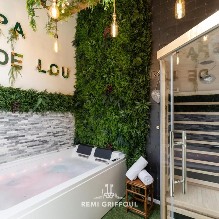 Le Spa de Lou Hot Tub Sauna & Private Patio 2 Guests - Vacation Home - 1
