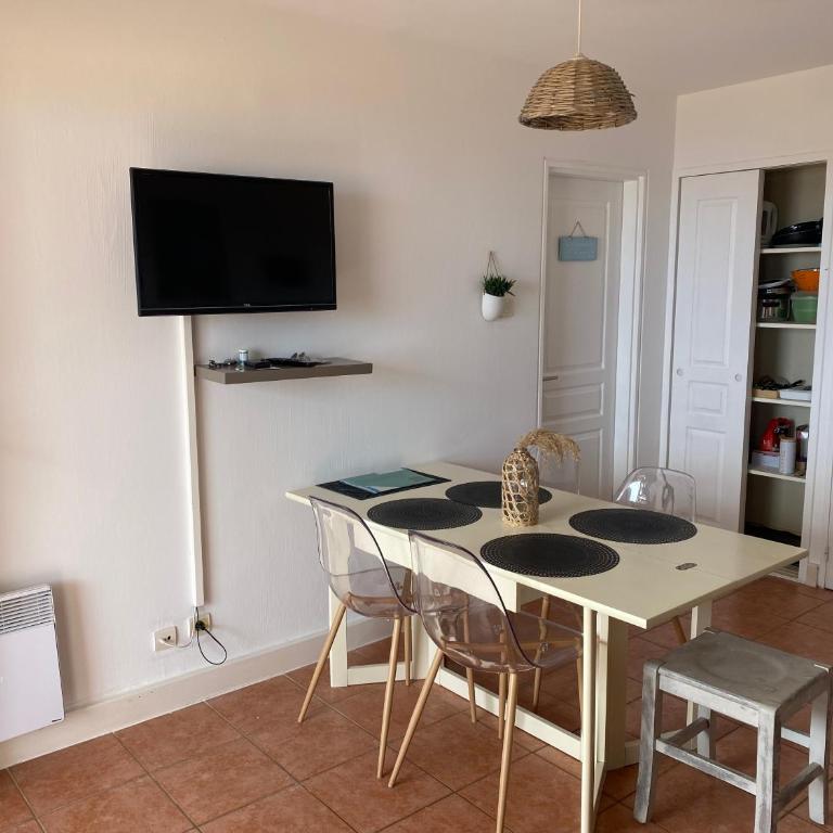 Très bel appartement T3 avec splendide vue mer - Appartement 2 Chambres - 18