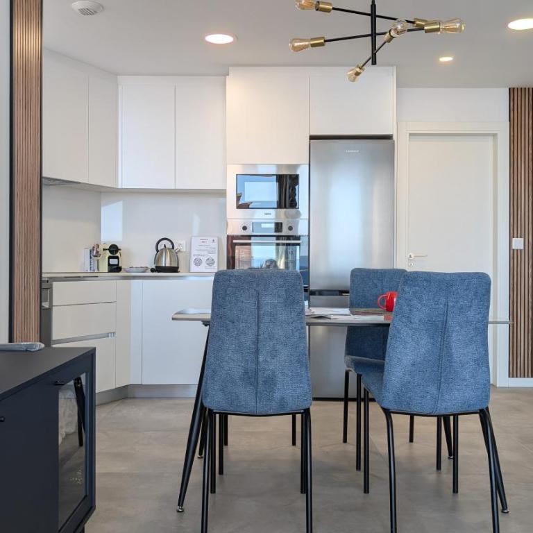 SAKURA lovely apartment - Two-Bedroom Apartment with Sea View - 9