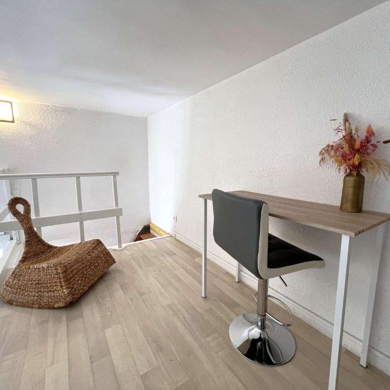 Le Costabella - Appartement pour 4 personnes à 5 minutes de la plage de l'Almanarre à Hyères - Apartment mit 3 Schlafzimmern - 9