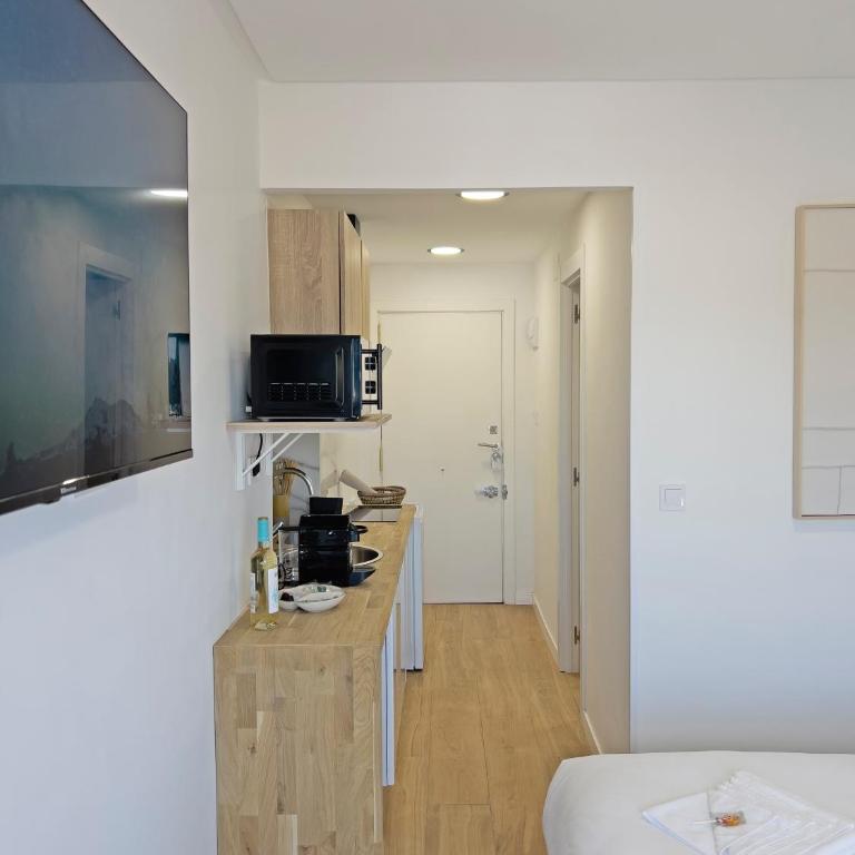 New Skyline Studio & Terrace - Studio Apartment with One Double Bed - 4