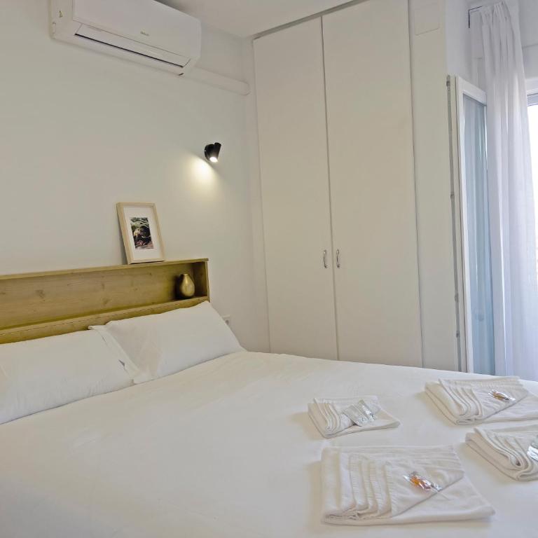 New Skyline Studio & Terrace - Studio Apartment with One Double Bed - 3