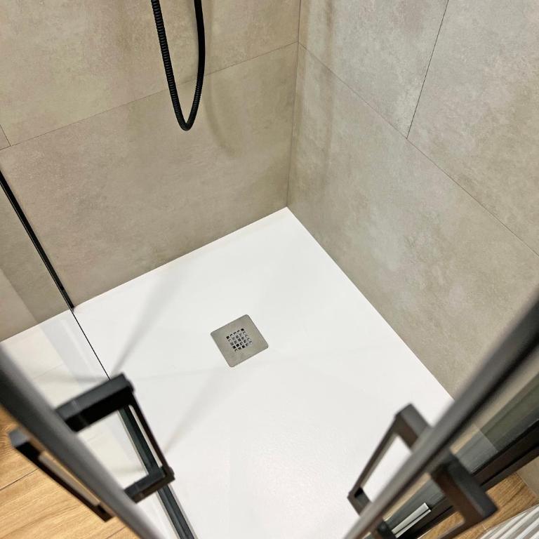New Skyline Studio & Terrace - Studio Apartment with One Double Bed - 24