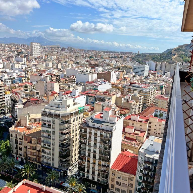 New Skyline Studio & Terrace - Studio Apartment with One Double Bed - 40