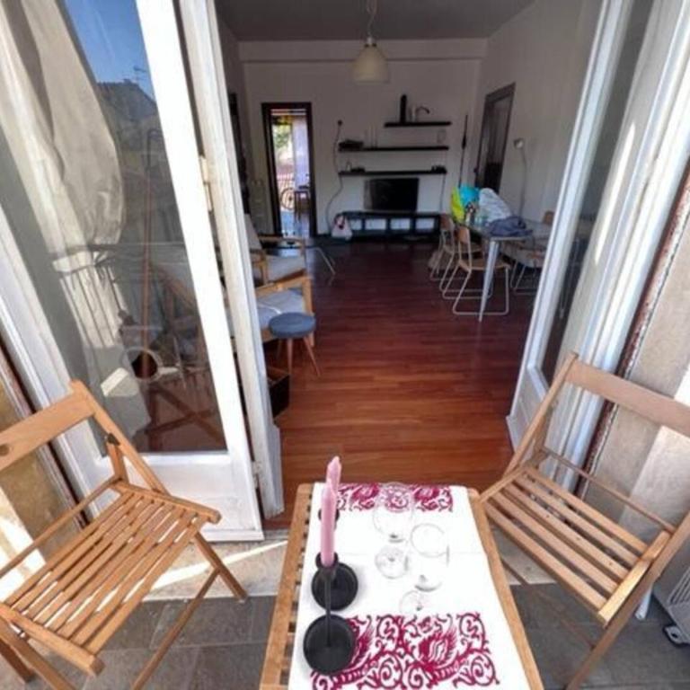 Fronte Mura - Appartamento con 2 Camere da Letto - 2