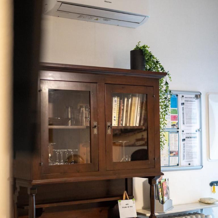 The Red House - Verona Holiday & Business - Appartamento con 2 Camere da Letto - 77