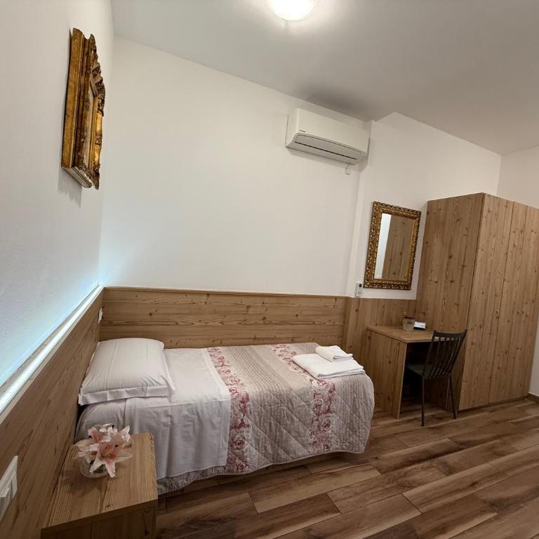 Pirandello Rooms - Camera Deluxe Doppia con Letti Singoli - 2