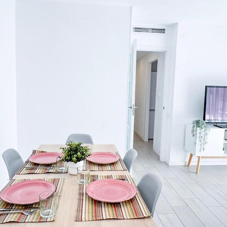 NUEVO, a 70 metros de la playa y con vistas al mar - Two-Bedroom Apartment - 15