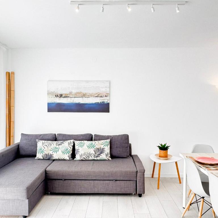 NUEVO, a 70 metros de la playa y con vistas al mar - Two-Bedroom Apartment - 17
