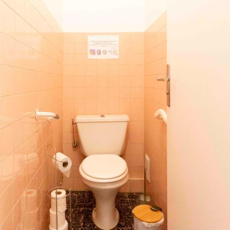 Center of Antibes spacious two-bedroom apartment with terrace and AC - Apartment - 20
