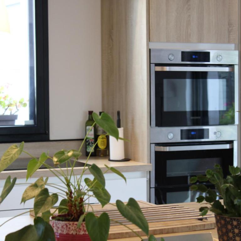 Maison proche plages, au calme, piscine et parking - Maison 3 Chambres - 12