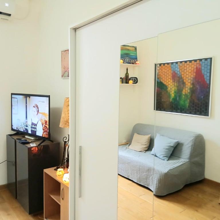 Vlada - One-Bedroom Apartment - 1
