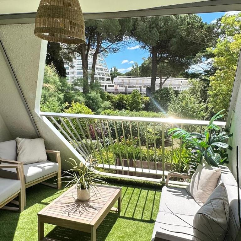 LE BOHÈME - balcon vue jardin - clim - place de parking - wifi - 5min plage - One-Bedroom Apartment - 11