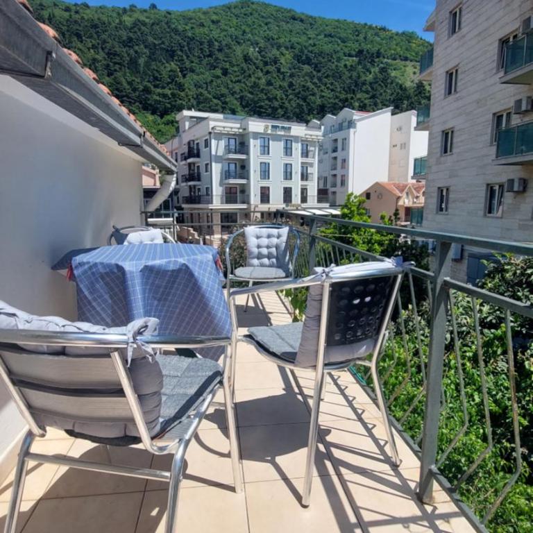 Guesthouse Mixe - Quadruple Room with Balcony - 8