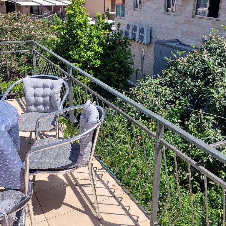 Guesthouse Mixe - Quadruple Room with Balcony - 9