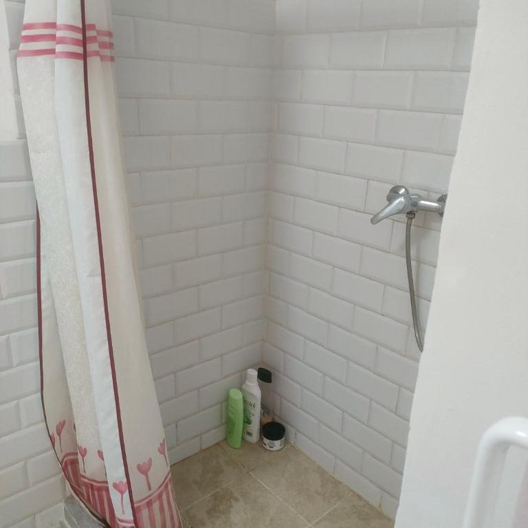 Alba 2 apartamento y Alba 3 habitación con baño - Habitación Doble con baño - 2 camas - 5