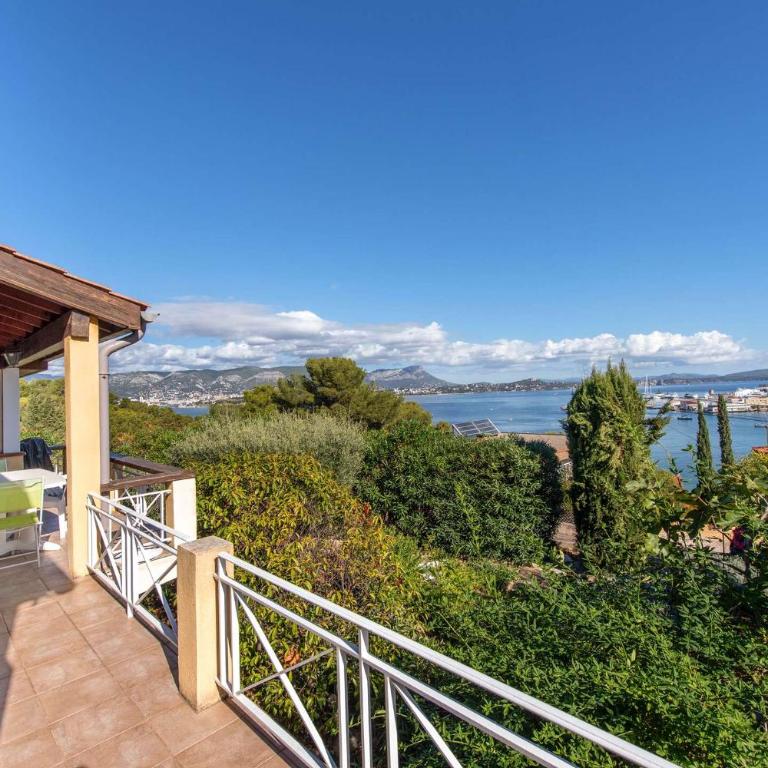 Vue mer, à 400 m de la plage et du port, clim, Wifi - Villa - Vue sur Mer - 3