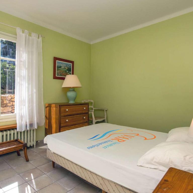 Vue mer, à 400 m de la plage et du port, clim, Wifi - Villa - Vue sur Mer - 9