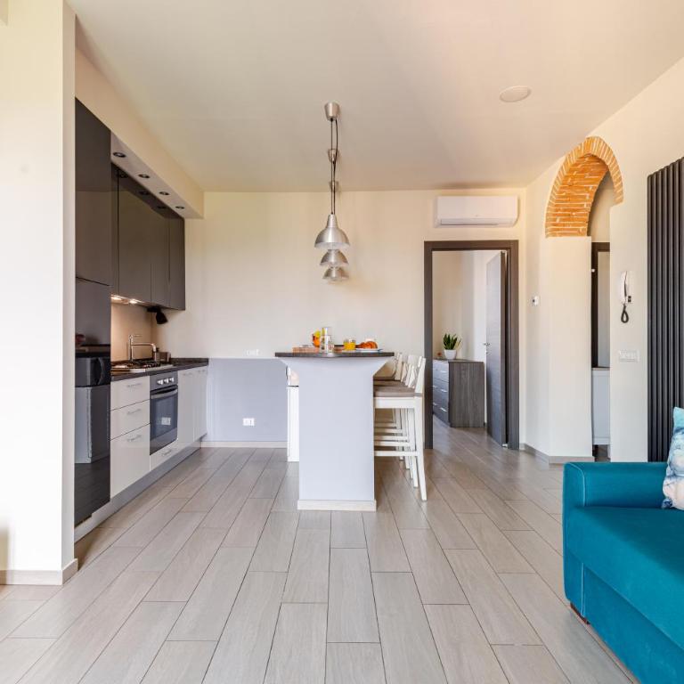 Casa fronte stazione, 300mt dal Centro, Free Parking - Appartamento con 1 Camera da Letto - 4