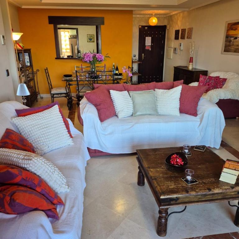 El Soto de Marbella Onsite Golf-Tennis-Padel-Gym GF 2 Bed 2 Bath Apartment P2B-P14 - Apartamento con vistas a las montañas - 35