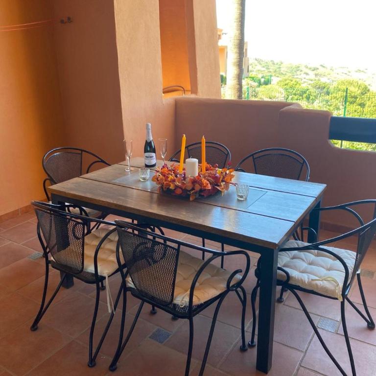 El Soto de Marbella Onsite Golf-Tennis-Padel-Gym GF 2 Bed 2 Bath Apartment P2B-P14 - Apartamento con vistas a las montañas - 60