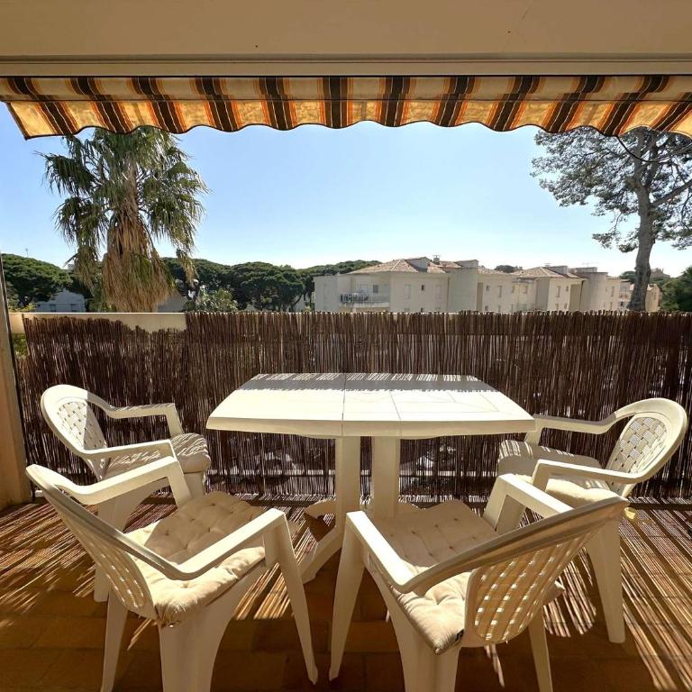 HYEPHI T2 pour 4 personnes dans résidence avec piscine - Hyères Port - Appartamento con 1 Camera da Letto - 2
