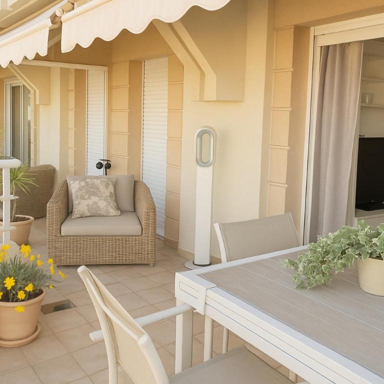 Palais Florentin - Prime location -150m Casino gardens - Panoramic Sea View - Large Terrace - Parking - One-Bedroom Apartment - 4