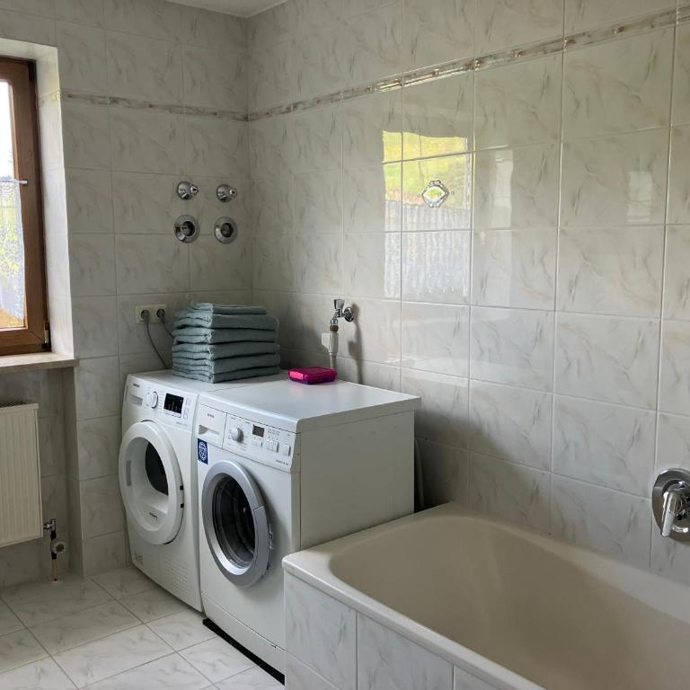 Ländliche Wohnung bei Buchenberg im Allgäu - Apartment mit 3 Schlafzimmern und Bergblick - 13