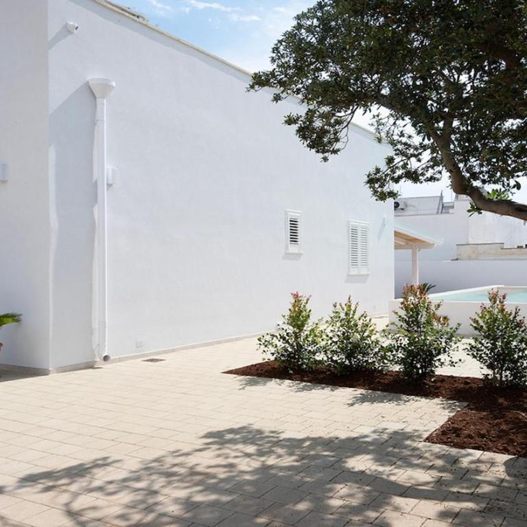 Villa with swimming pool a few meters from the sea - Vacation Home - 17