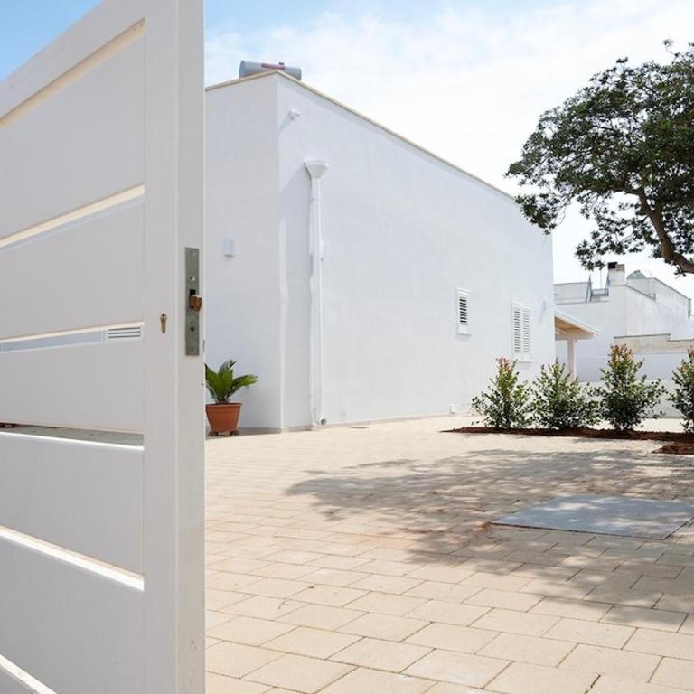 Villa with swimming pool a few meters from the sea - Vacation Home - 28