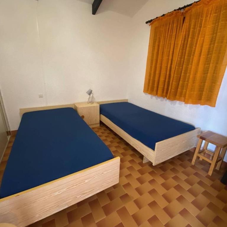 Maison T2 à Port Leucate, face à la mer, 4 couchages, parking privé, TV, lave-linge, commerces à 400m - FR-1-81-55 - Villa - 8