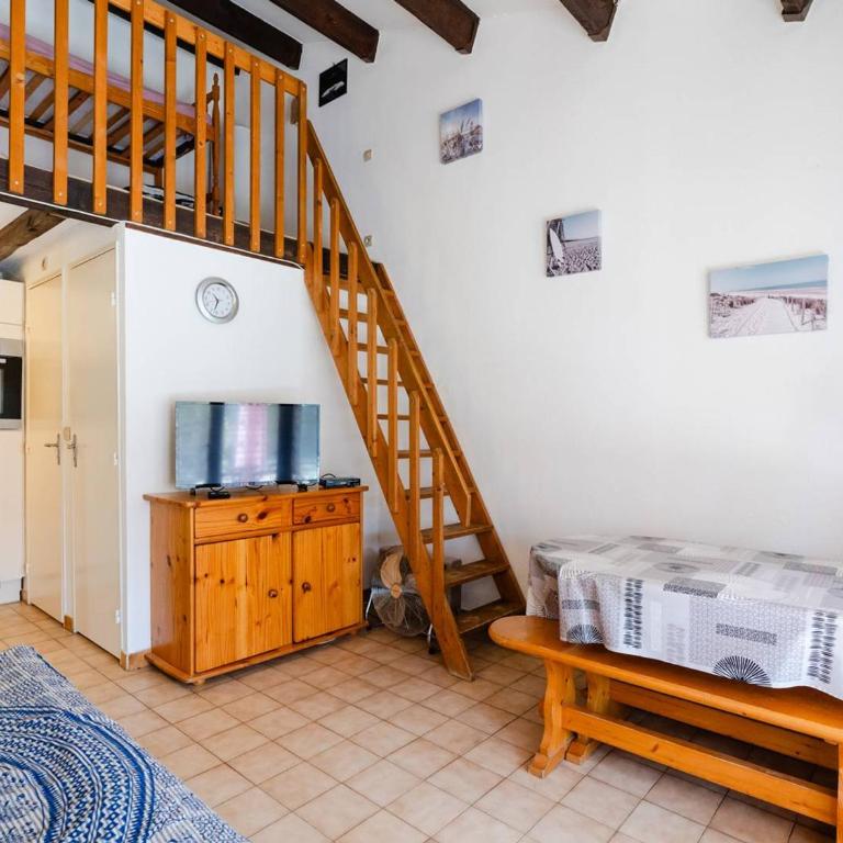 Maison chaleureuse à Gruissan, proche plage, 6 pers, parking privé, animaux acceptés - FR-1-409A-13 - Villa - 6