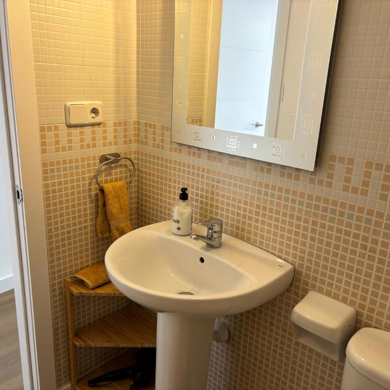 Apartamento Rabdells Olivanova 150m de la playa - Apartamento de 1 dormitorio - 7
